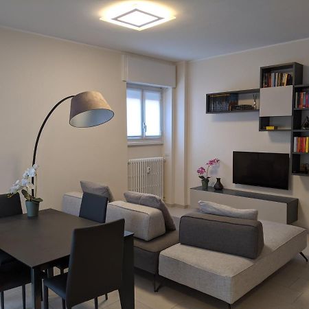 Modern Apartment - Como Centro Luaran gambar